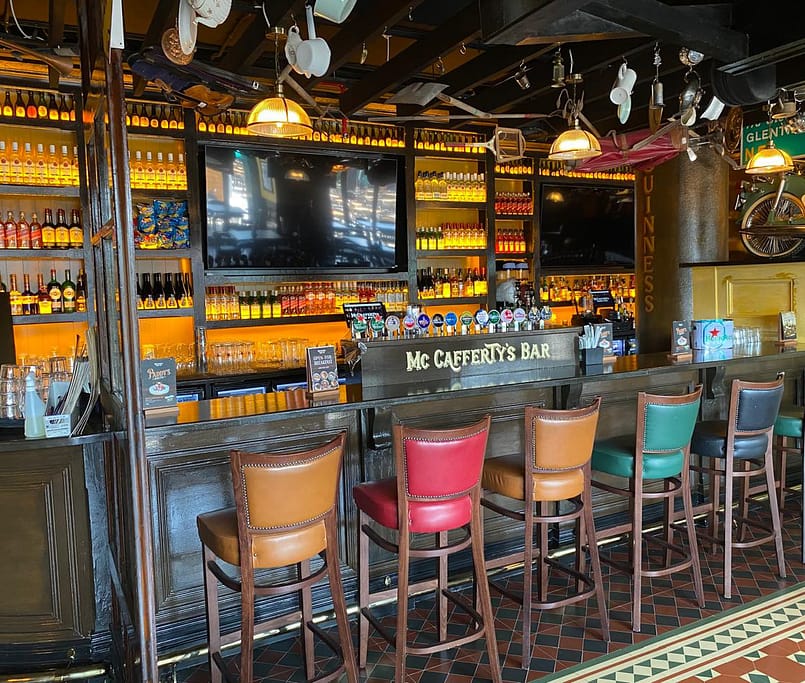 Bar Counters - what we do - Royal Middle East International LLC [ROY.INOX]